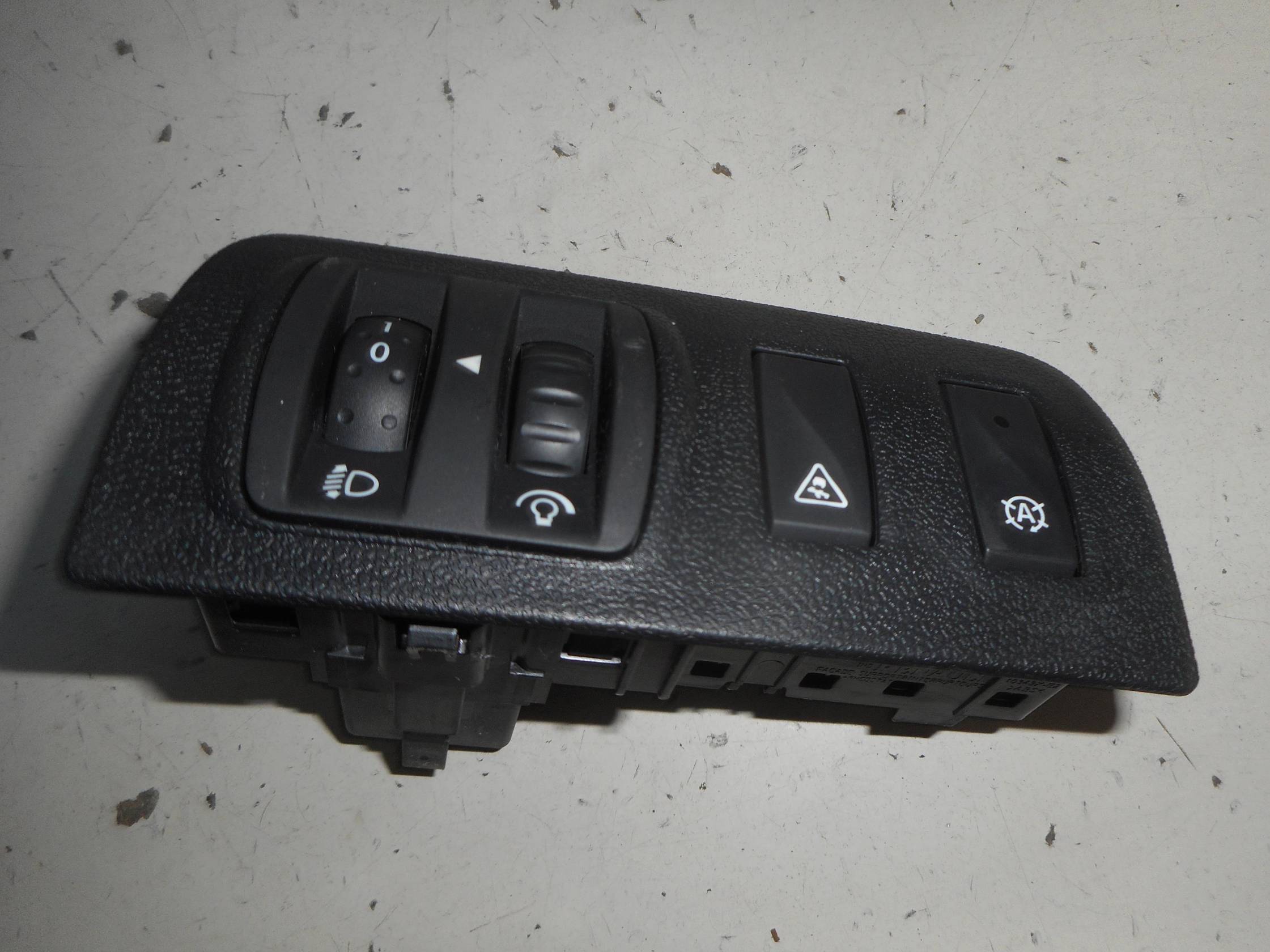 Interruttore blocco comando luci